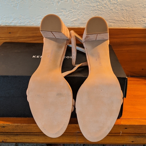 NWT Kenneth Cole Suede Sandals (8.5) - Picture 3 of 4